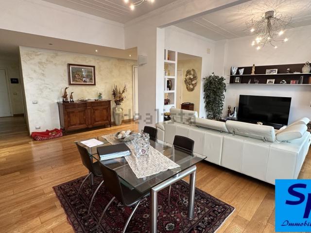 Appartamento in vendita di 143 m² in Corso Monte Grappa