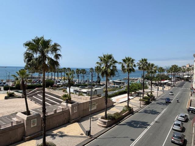 Appartamento in vendita di 143 m² in Lungomare di Pegli