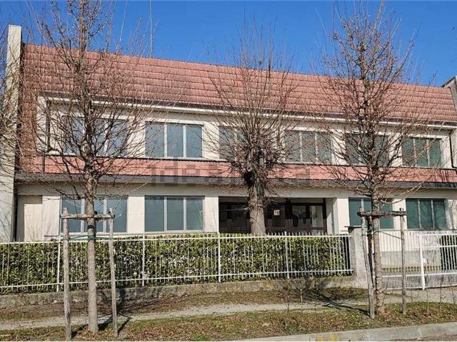 Appartamento in vendita di 1448 m² in Via XXV Aprile