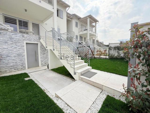 Appartamento in vendita di 144 m² in Via Claudia, 140