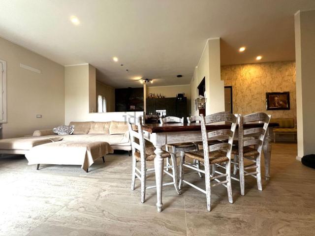 Appartamento in vendita di 144 m² in Via Alva Myrdal