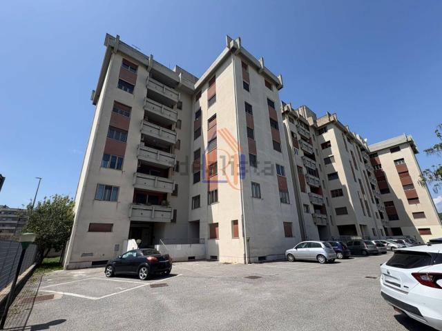 Appartamento in vendita di 144 m² in Via Brigata Catanzaro, 6