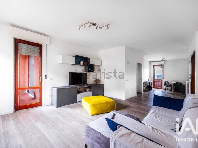 Appartamento in vendita di 144 m² in Via Giuseppe Ungaretti, 18