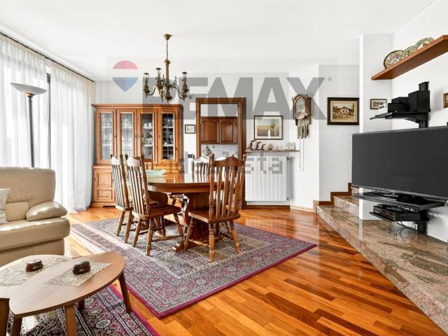 Appartamento in vendita di 144 m² in Via Giacomo Matteotti, 61
