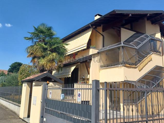 Appartamento in vendita di 144 m² in Via Giosuè Carducci, 36