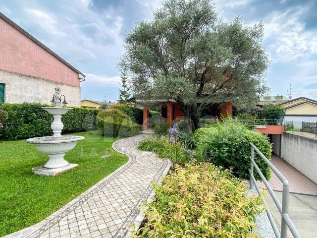 Appartamento in vendita di 144 m² in Via Don Minzoni, 39