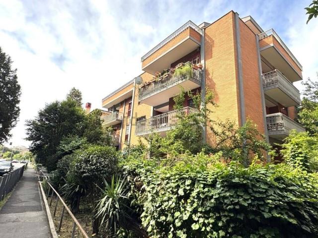 Appartamento in vendita di 144 m² in Via della Camilluccia