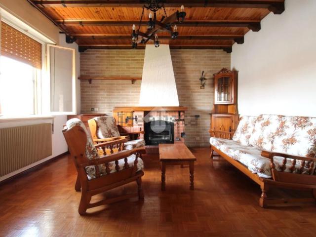 Appartamento in vendita di 144 m² in Via della Villa