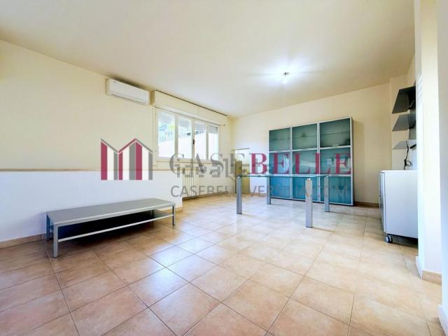 Appartamento in vendita di 144 m² in Via Ermete Zacconi, 55041