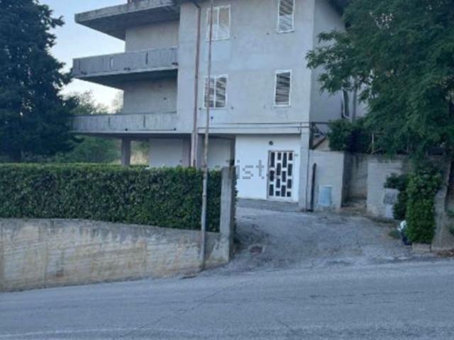 Appartamento in vendita di 144 m² in Via Fonte Vecchia