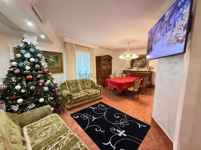 Appartamento in vendita di 144 m² in Via Fabrizio De Andrè