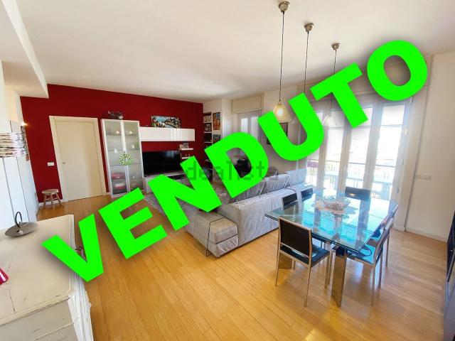 Appartamento in vendita di 144 m² in Via Fratelli Cairoli, 16