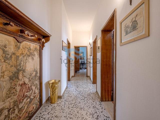 Appartamento in vendita di 144 m² in Via M. Feruglio