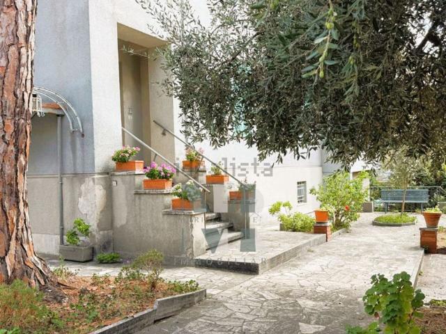 Appartamento in vendita di 144 m² in Via Monte Altissimo