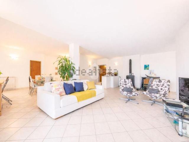 Appartamento in vendita di 144 m² in Via Succivo