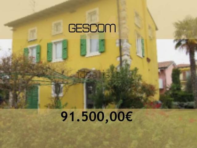 Appartamento in vendita di 144 m² in Via Paiari
