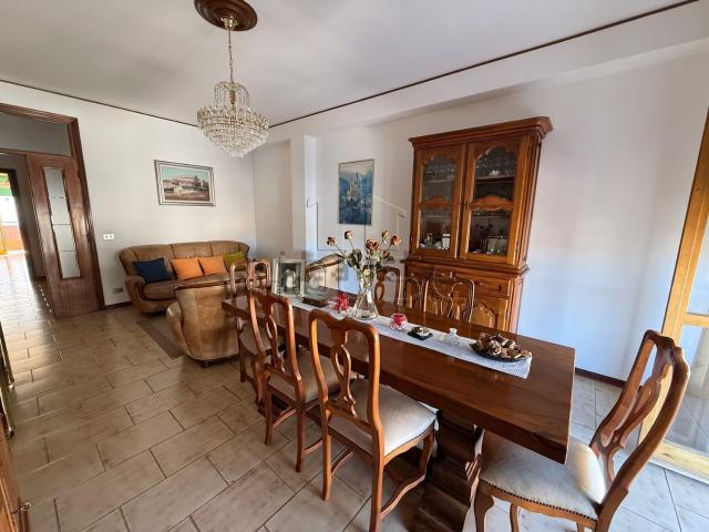 Appartamento in vendita di 144 m² in Via Rodolfo Morandi
