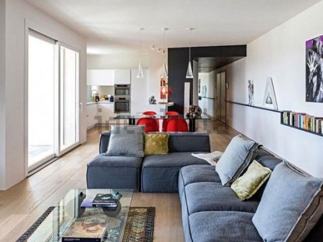 Appartamento in vendita di 144 m² in Via Rinascita
