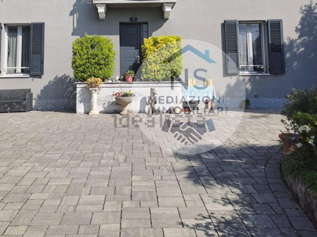 Appartamento in vendita di 144 m² in Viale Lombardia