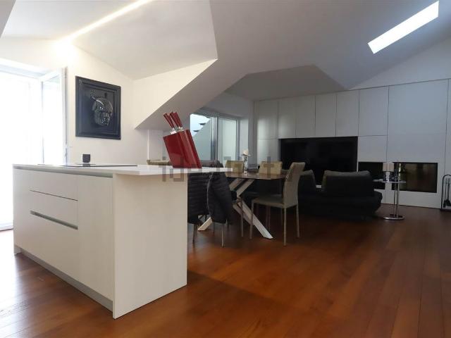 Appartamento in vendita di 144 m² in Corso Aldo Moro, 156