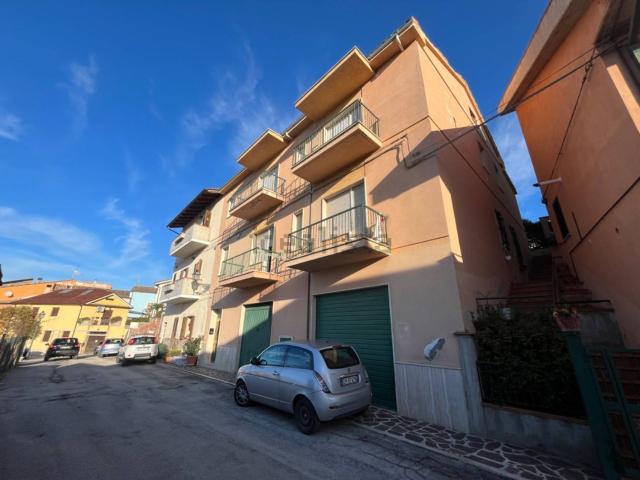 Appartamento in vendita di 144 m² in Località Rocciano