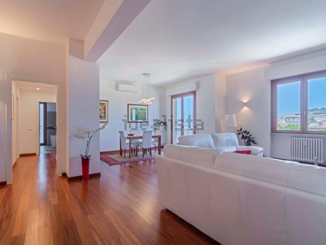 Appartamento in vendita di 145 m²