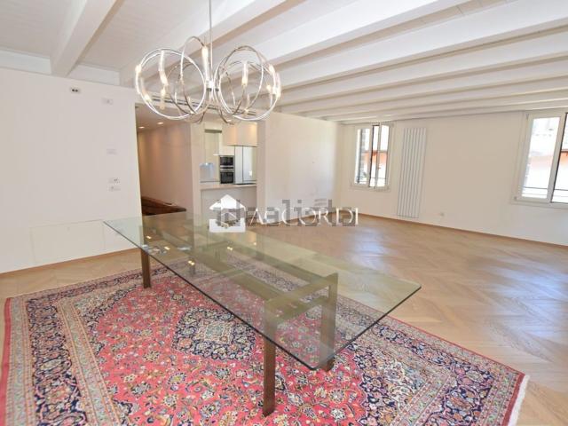Appartamento in vendita di 145 m²