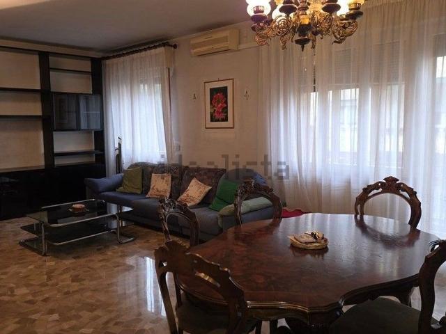 Appartamento in vendita di 145 m²