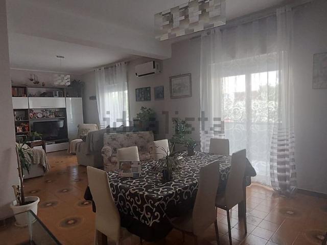 Appartamento in vendita di 145 m² in Via Costantino