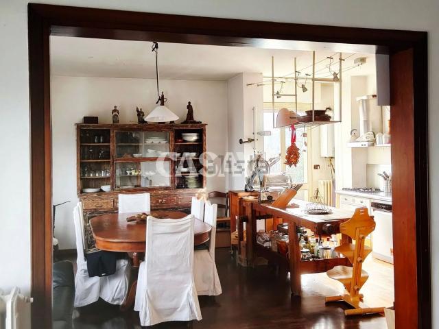 Appartamento in vendita di 145 m² in Via Cavour, 127