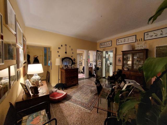 Appartamento in vendita di 145 m² in Via cavour, 70
