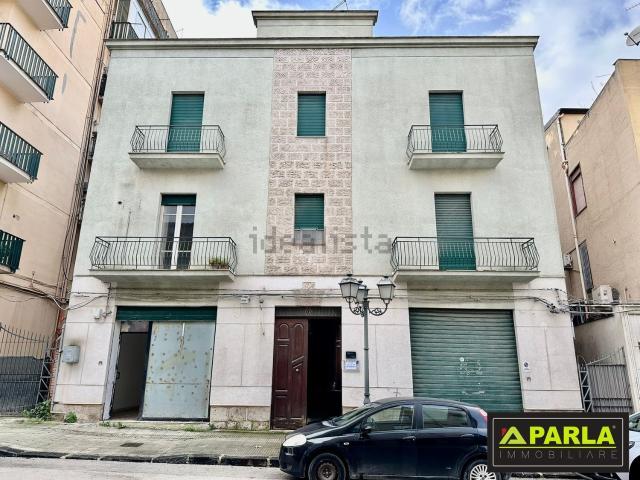 Appartamento in vendita di 145 m² in Via Capitano Ippolito