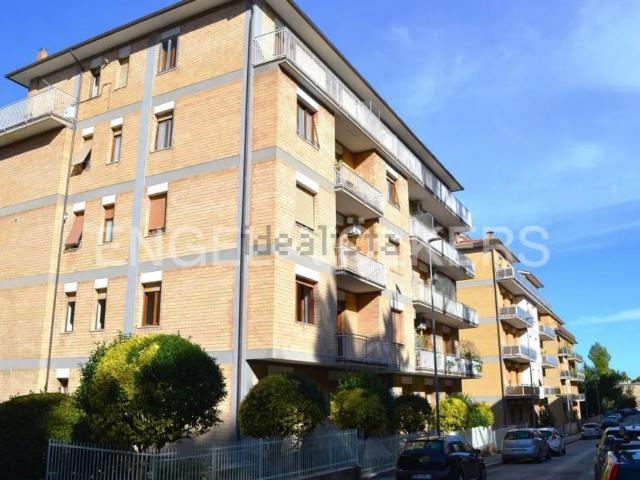 Appartamento in vendita di 145 m² in Via Carlo Giuliozzi, 15