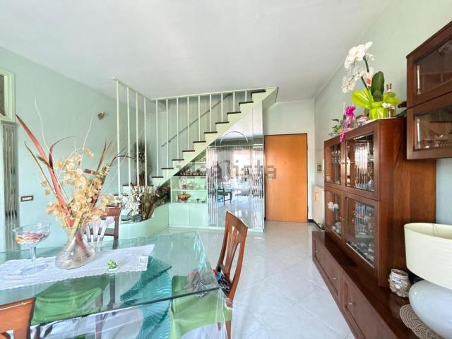 Appartamento in vendita di 145 m² in Via Casilina, 1920
