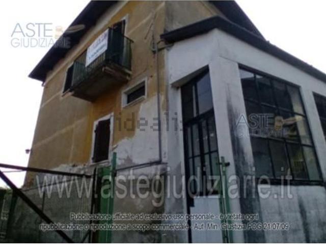 Appartamento in vendita di 145 m² in Via Cesare Battisti, 10