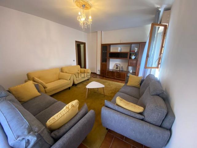 Appartamento in vendita di 145 m² in Via Claudia
