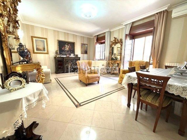 Appartamento in vendita di 145 m² in Via A. Cesare Carelli