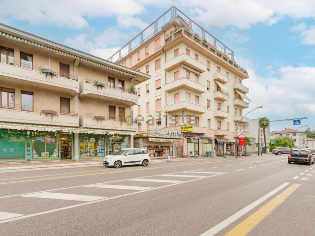 Appartamento in vendita di 145 m² in Via Amalteo Pomponio, 3