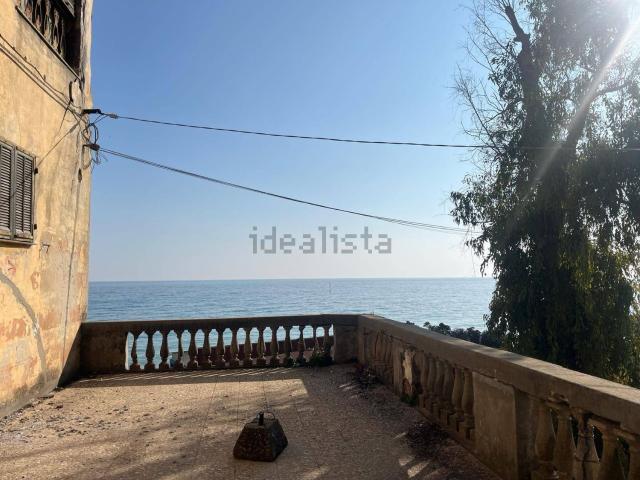 Appartamento in vendita di 145 m² in Via Al Mare, 42