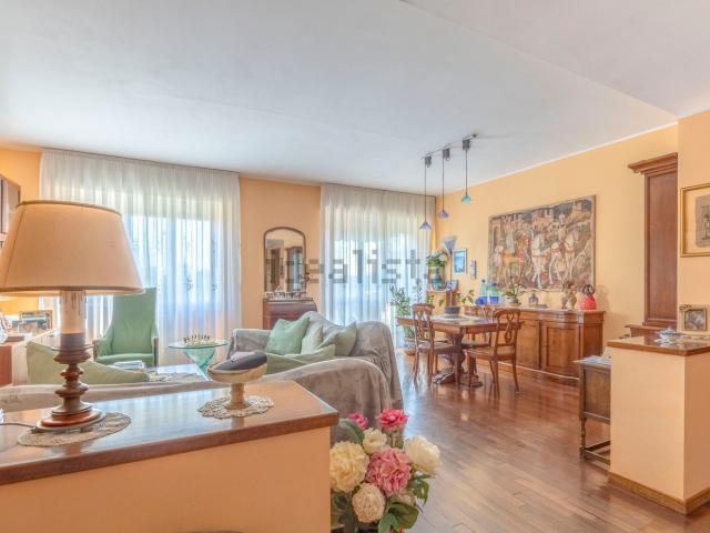 Appartamento in vendita di 145 m² in Via Alfonso Capecelatro, 61