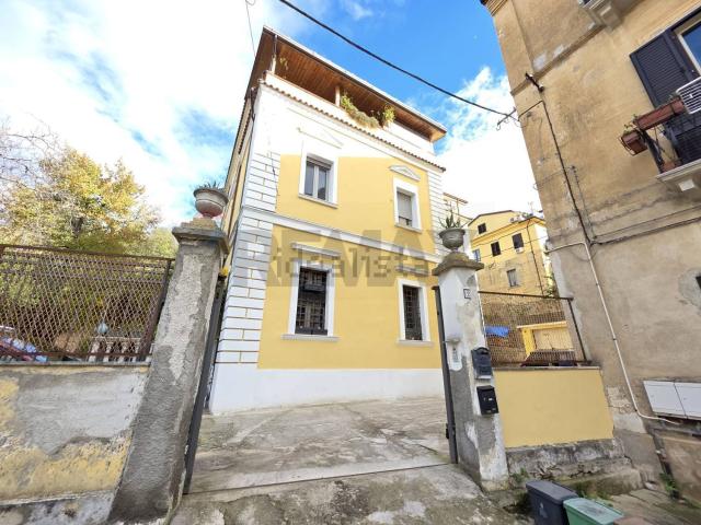 Appartamento in vendita di 145 m² in Via Alfonso Salfi, 28