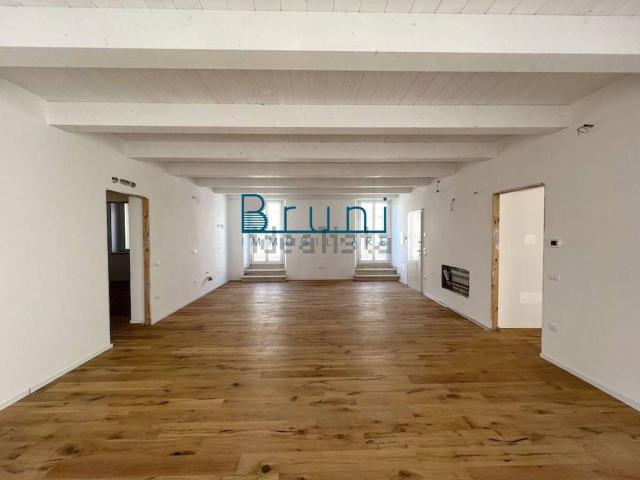 Appartamento in vendita di 145 m² in Via Aspromonte