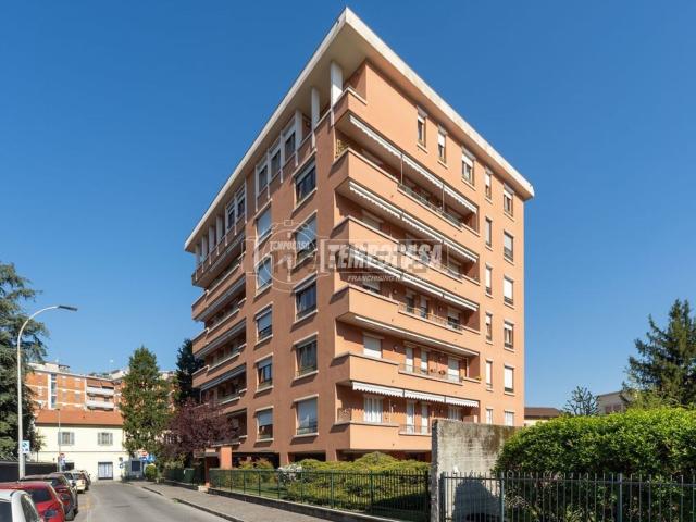 Appartamento in vendita di 145 m² in Via Bacchelli, 3