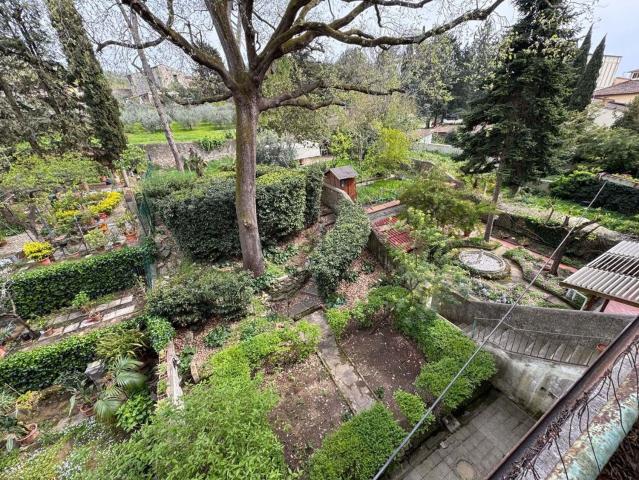 Appartamento in vendita di 145 m² in Via Brunetto Latini, 118