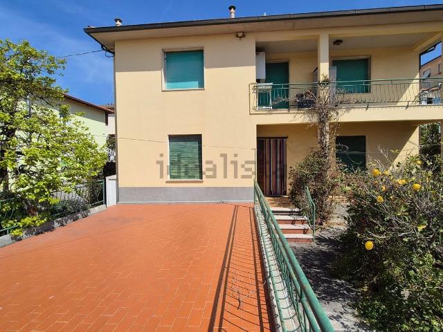 Appartamento in vendita di 145 m² in Via G. Pascoli, 10
