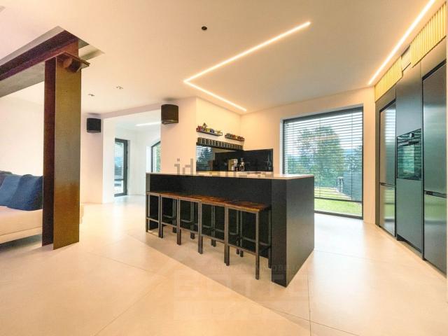 Appartamento in vendita di 145 m² in Via G. Susena, 2