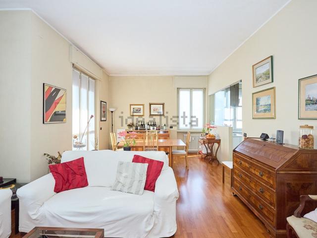 Appartamento in vendita di 145 m² in Via Gavirate, 23
