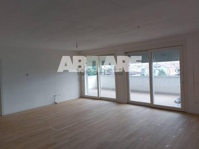 Appartamento in vendita di 145 m² in Via Ghirada, 105