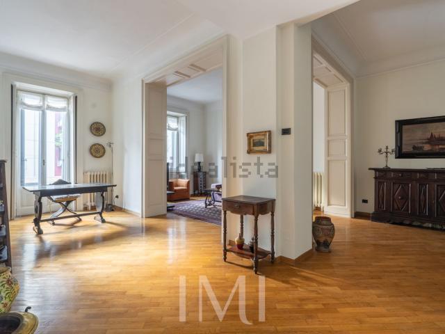 Appartamento in vendita di 145 m² in Via Giulio Uberti, 12