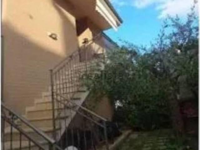 Appartamento in vendita di 145 m² in Via Giuseppe la Masa, 32